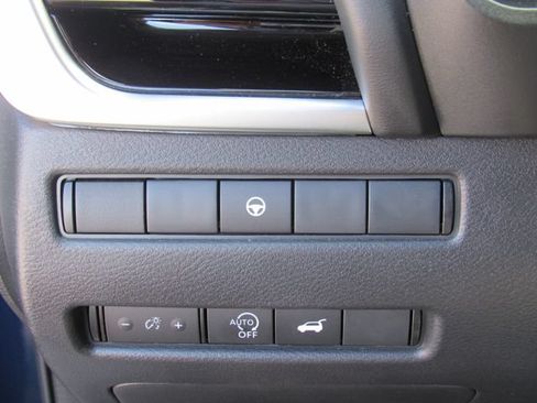 Certified 2025 Nissan Rogue SL FWD image 31