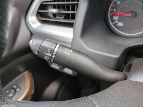 Used 2021 GMC Acadia SLE w/ Driver Convenience Package FWD image 37