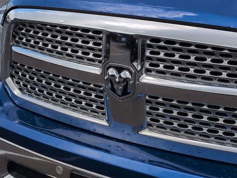 Used 2017 RAM 1500 Laramie w/ Convenience Group AWD/4WD image 12