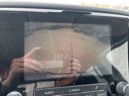 Used 2022 Nissan Titan SV image 40