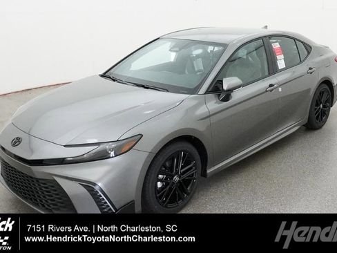 New 2026 Toyota Camry SE image 1