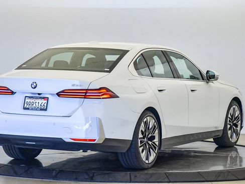 Used 2025 BMW 530i image 5
