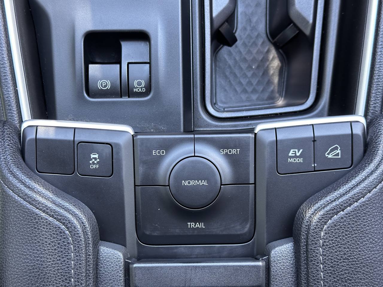 Used 2025 Toyota Grand Highlander AWD Hybrid w/ Blackout Package (GST) image 40
