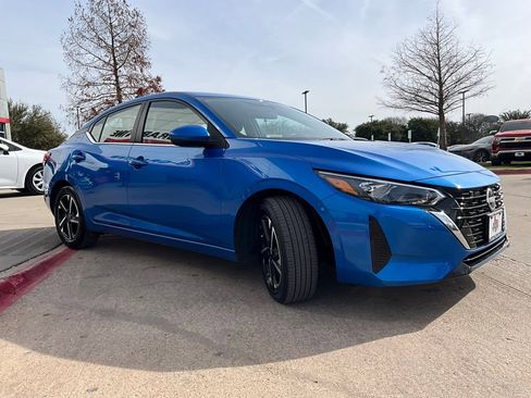 Used 2025 Nissan Sentra SV image 5