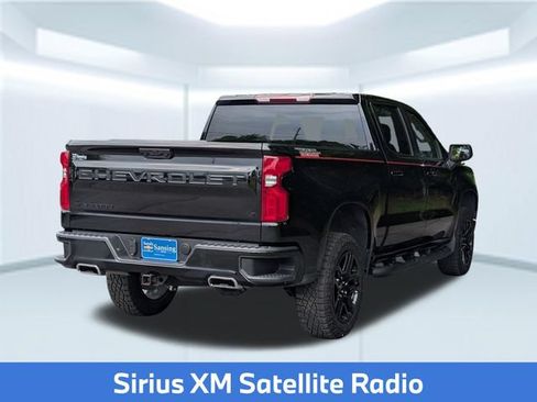 Used 2025 Chevrolet Silverado 1500 LT Trail Boss w/ LPO, Dark Essentials Package AWD/4WD image 6