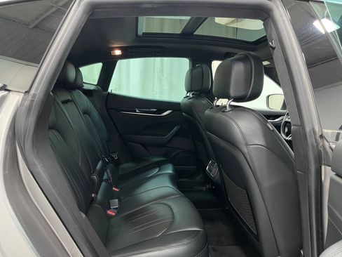 Used 2021 Maserati Levante AWD/4WD image 31