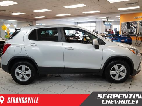 Used 2021 Chevrolet Trax LS w/ Tint and Cruise Package image 12