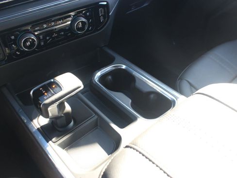 Used 2024 Chevrolet Silverado 1500 High Country w/ High Country Premium Package image 35