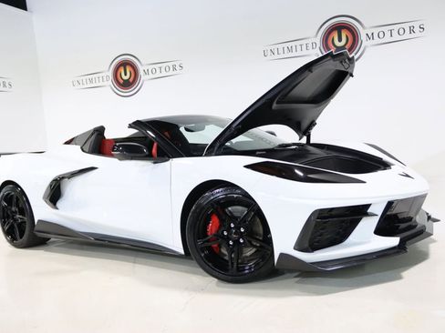 Used 2024 Chevrolet Corvette Stingray Premium Conv w/ Z51 Performance Package RWD image 33