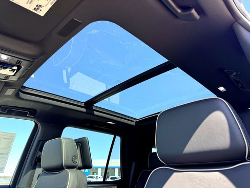 New 2026 Chevrolet Tahoe Premier AWD/4WD image 21