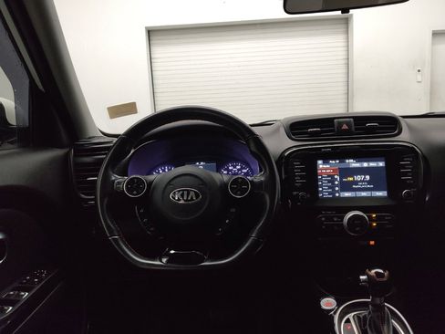 Used 2019 Kia Soul ! FWD image 22