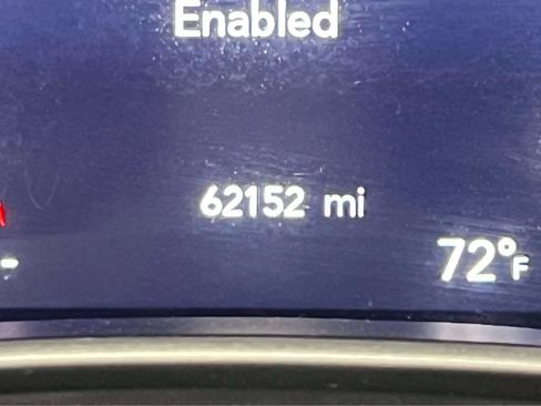 Used 2022 Chrysler Pacifica Touring-L image 33