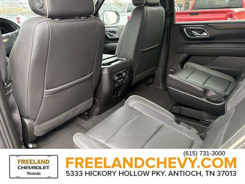 Used 2023 Chevrolet Suburban Premier image 17