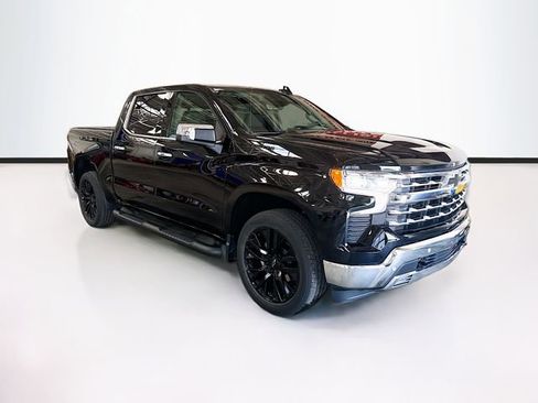 Used 2023 Chevrolet Silverado 1500 LTZ w/ Technology Package AWD/4WD image 3