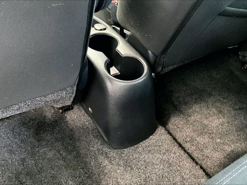 Used 2017 Nissan Versa SV image 34