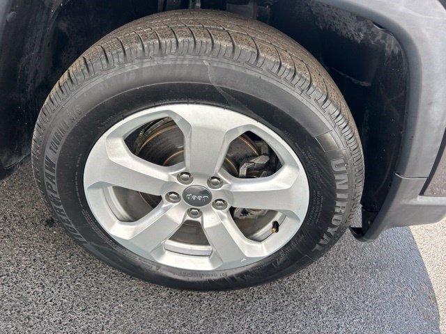 Used 2018 Jeep Compass Latitude FWD image 50