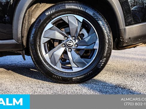 Used 2024 Nissan Rogue SV image 17