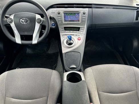 Used 2014 Toyota Prius Three image 10