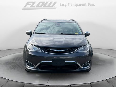 Used 2019 Chrysler Pacifica Limited w/ Advanced Safetytec Group FWD image 3