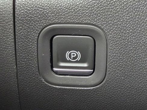 Used 2021 Chevrolet Silverado 1500 Custom RWD image 27