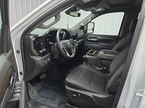 Used 2025 Chevrolet Silverado 2500 LT AWD/4WD image 28