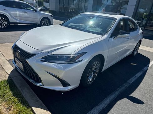 Used 2023 Lexus ES 300h w/ Accessory Package (Z1) FWD image 5