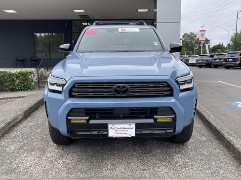 Certified 2025 Toyota 4Runner Platinum AWD/4WD image 2