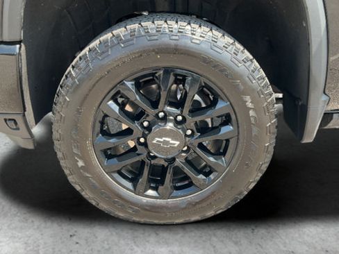 Used 2025 Chevrolet Silverado 2500 High Country w/ High Country Premium Package AWD/4WD image 26