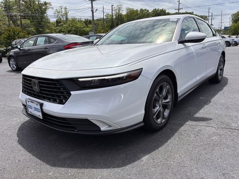 Used 2023 Honda Accord EX image 3