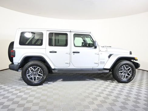 Used 2024 Jeep Wrangler Unlimited Sahara w/ Safety Group AWD/4WD image 7