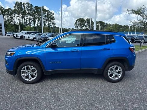 Used 2024 Jeep Compass Latitude AWD/4WD image 12