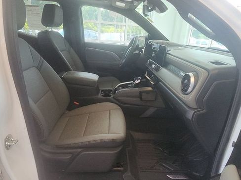 Used 2025 Chevrolet Colorado ZR2 w/ Technology Package AWD/4WD image 20
