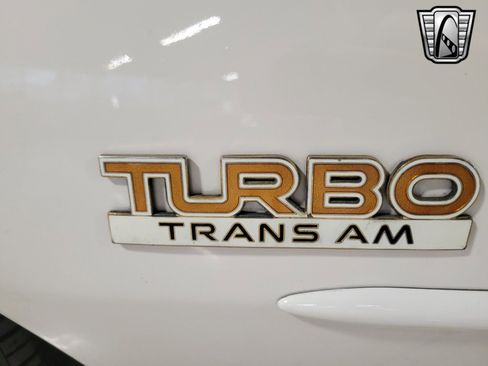 Used 1989 Pontiac Firebird Trans Am image 4