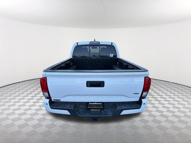 Used 2016 Toyota Tacoma TRD Off-Road w/ Premium & Technology Package RWD image 6