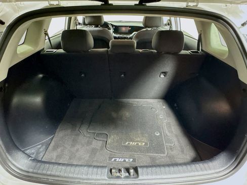 Used 2022 Kia Niro LX image 24