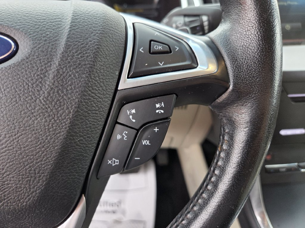 Used 2015 Ford Edge Titanium FWD image 13