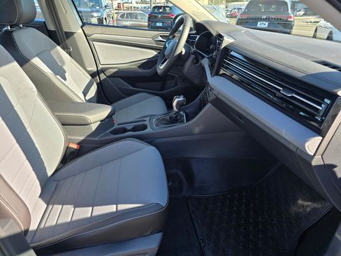 New 2026 Volkswagen Jetta SE FWD image 42