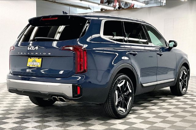 Used 2025 Kia Telluride S FWD image 12