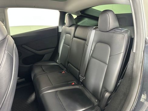 Used 2024 Tesla Model Y Long Range AWD/4WD image 22