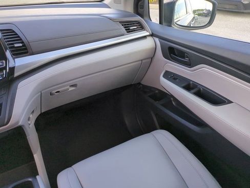 Used 2019 Honda Odyssey EX-L image 17