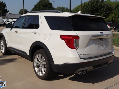 Certified 2024 Ford Explorer Platinum w/ Technology Package AWD/4WD image 6