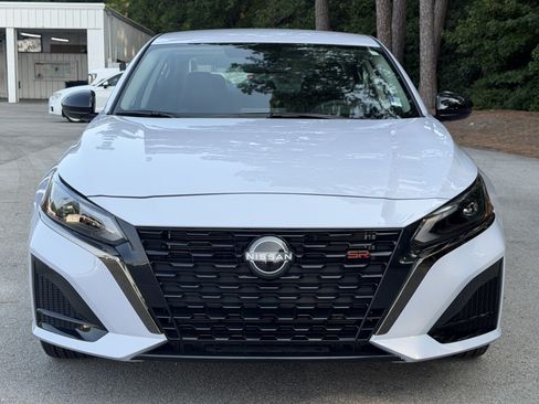 Used 2025 Nissan Altima 2.5 SR FWD image 39