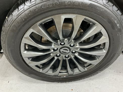 Used 2022 Nissan Armada Platinum w/ Captain's Chairs Package AWD/4WD image 5