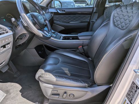 Used 2022 Hyundai Palisade Calligraphy w/ Winter Package image 16