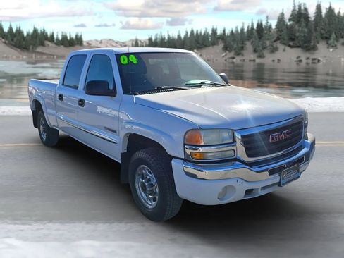 Used 2004 GMC Sierra 2500 SLE w/ Skid Plate Package image 1