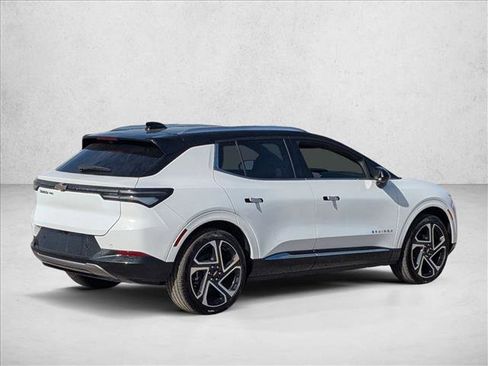 New 2026 Chevrolet Equinox EV LT image 2