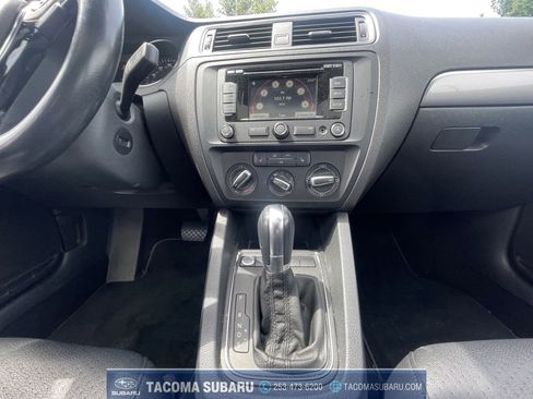 Used 2015 Volkswagen Jetta SE FWD image 15