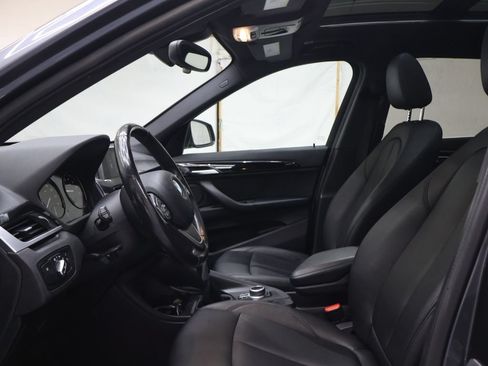 Used 2019 BMW X1 xDrive28i w/ Convenience Package AWD/4WD image 16