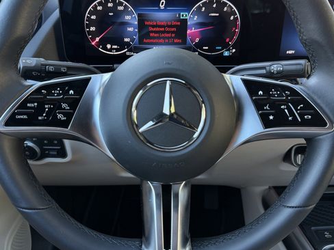 Certified 2025 Mercedes-Benz GLA 250 image 6