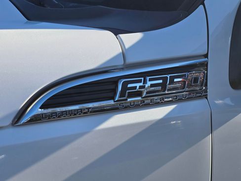 Used 2014 Ford F350 Lariat image 11